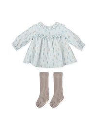 Vestido con calcetines