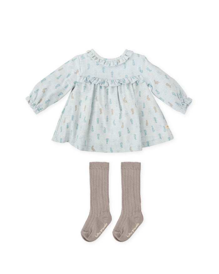 Vestido con calcetines