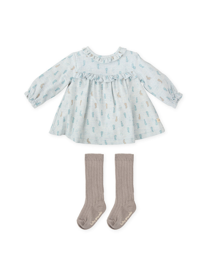 Vestido con calcetines
