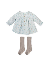 Vestido con calcetines