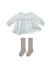 Vestido con calcetines