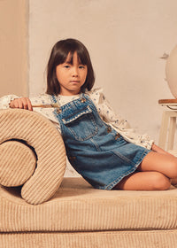 Peto bordado niña