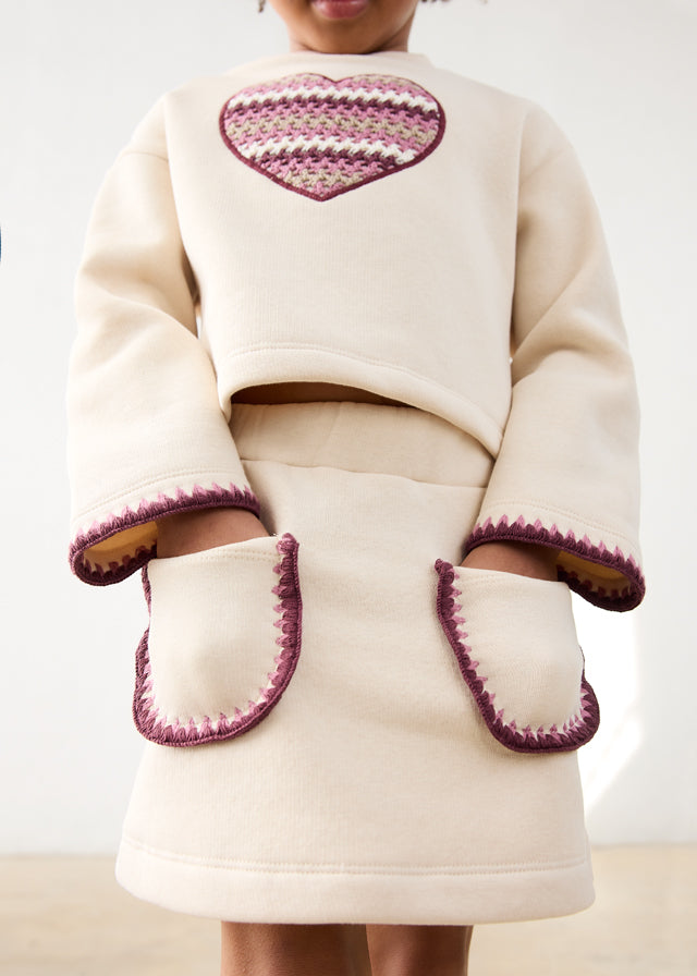 Conjunto falda y sudadera corazón niña