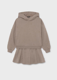 Conjunto falda y sudadera chica
