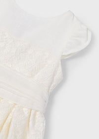 Vestido detalle encaje con fajín niña
