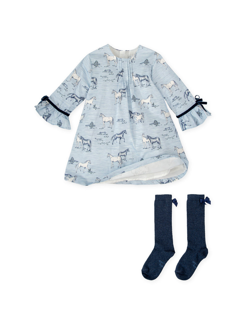 Vestido con calcetas