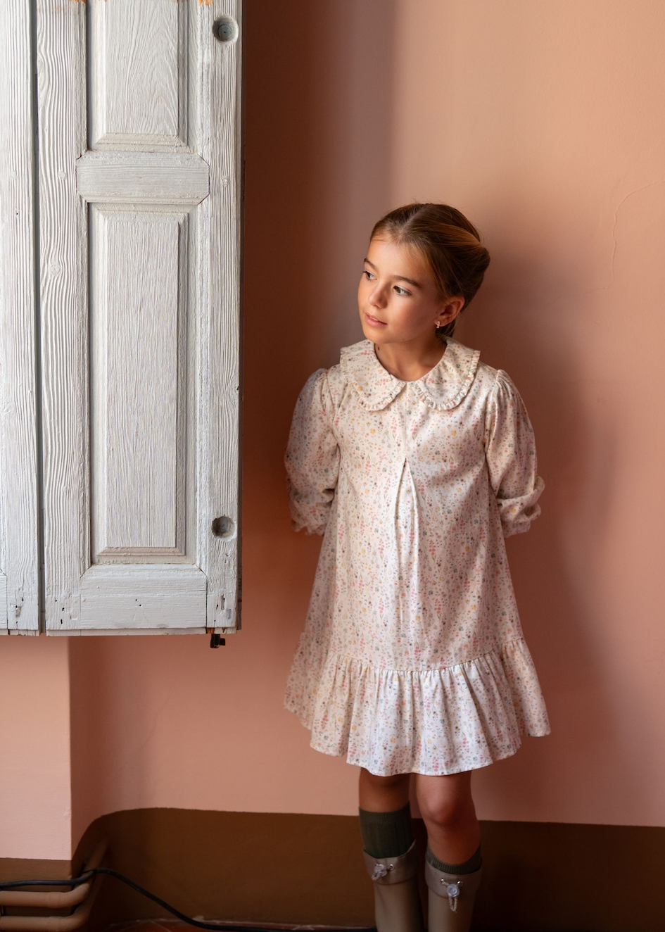 Vestido pétalo flores con calcetines