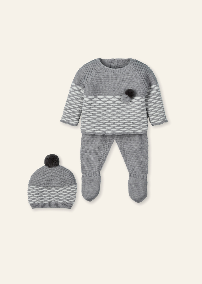 Traje 3 piezas pompons