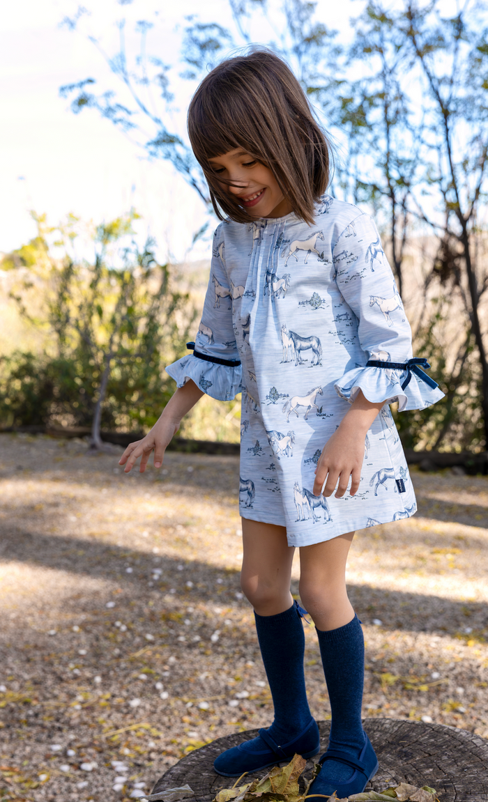Vestido con calcetas