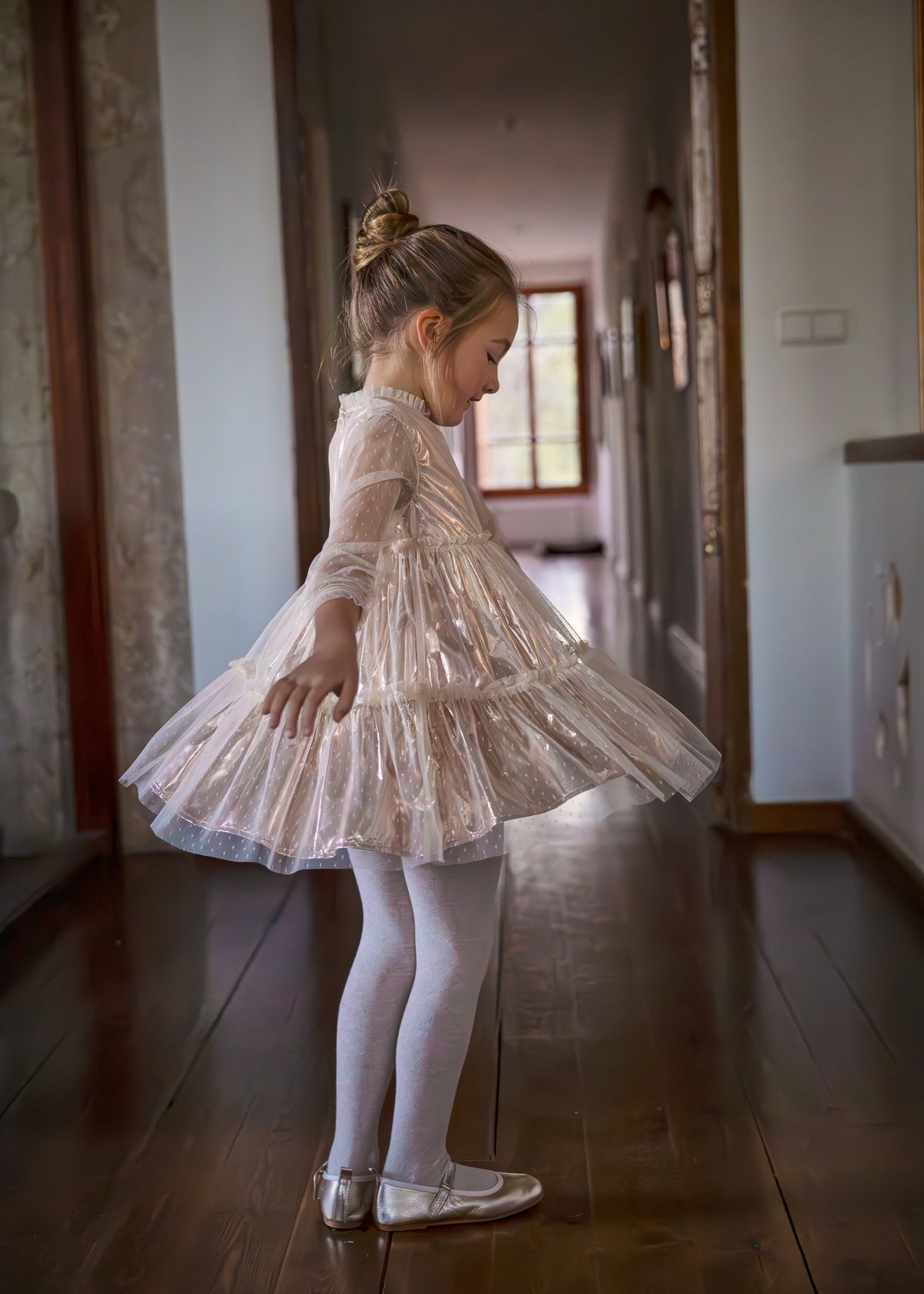 Vestido tul dorado con leotardos