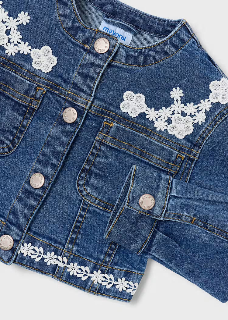 Chaqueta vaquera detalles guipur niña