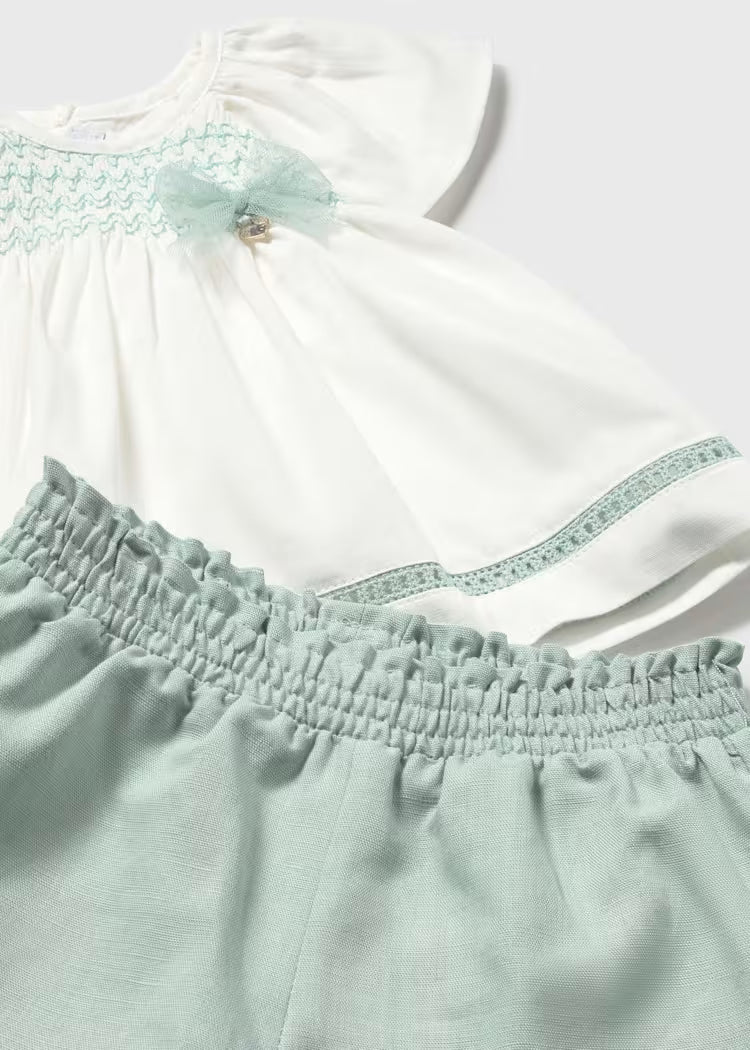 Conjunto pantalón corto y blusa bebé