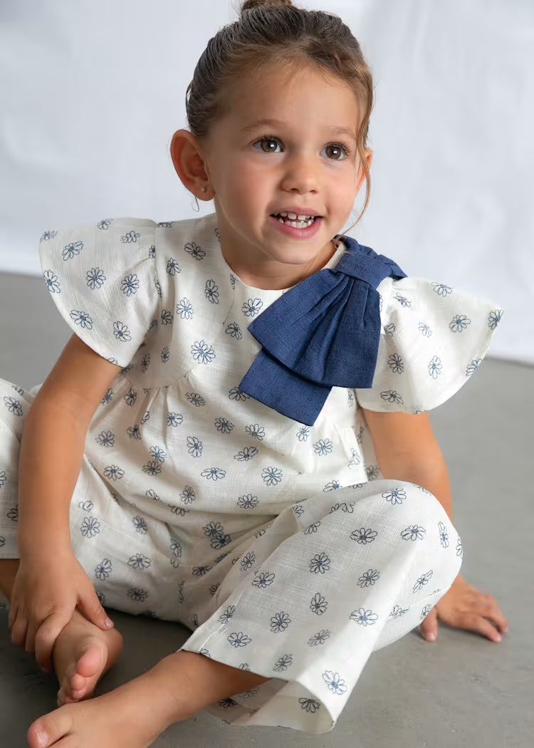 Conjunto pantalón largo y top estampado niña